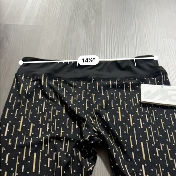 S2 Sportswear Black, Gold & Silver Polka Dot Printed High Rise Capri Leggings 1X - Picture 6 of 8